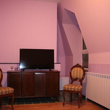 Vila Hedonija Belgrado Buitenkant foto
