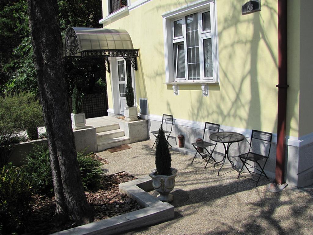 Vila Hedonija Belgrado Buitenkant foto