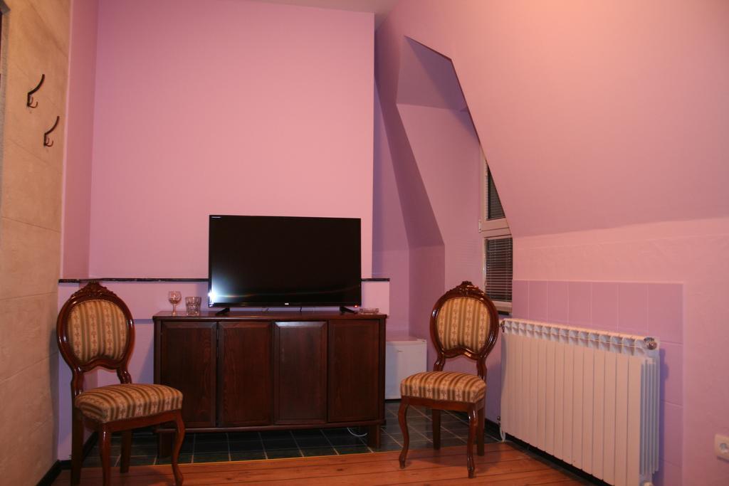 Vila Hedonija Belgrado Buitenkant foto