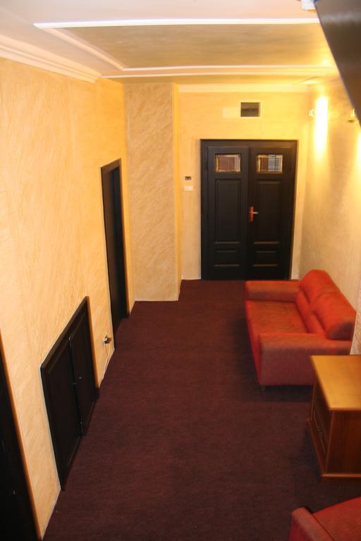 Vila Hedonija Belgrado Buitenkant foto
